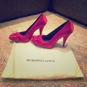 Bcbg pink satin pump